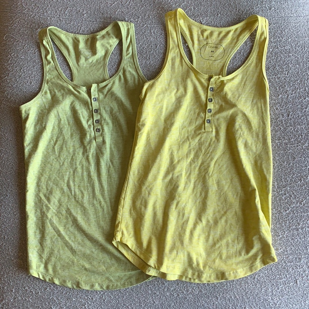 Great condition Oiselle tanks
